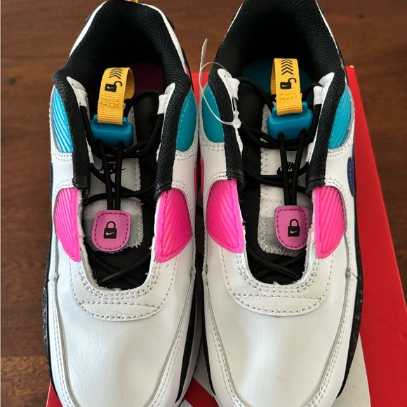 Nike Air Max 90 (Toggle) 2.5Y - Picture 2 of 4